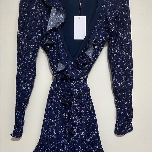 Lovers & Friends Revolve Blue Star Print Long Sleeve V Mini Wrap Dress XXS BNWT - Picture 3 of 7
